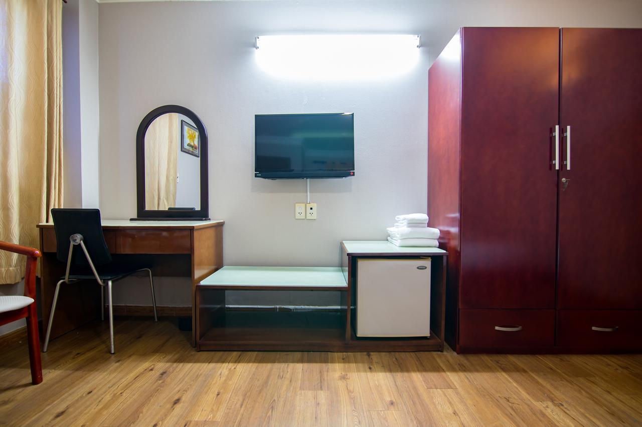 Quynh Giang Hotel Near Hiecc Хошимин Екстериор снимка